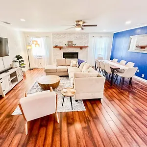  Holiday home Cozy Oasis 15min To Dt & Tybee, Away From - The Nest United States