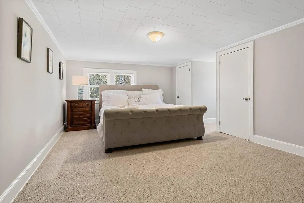 Cozy 4B Retreat Near Uptown King Beds Sleeps 12 Villa Charlotte